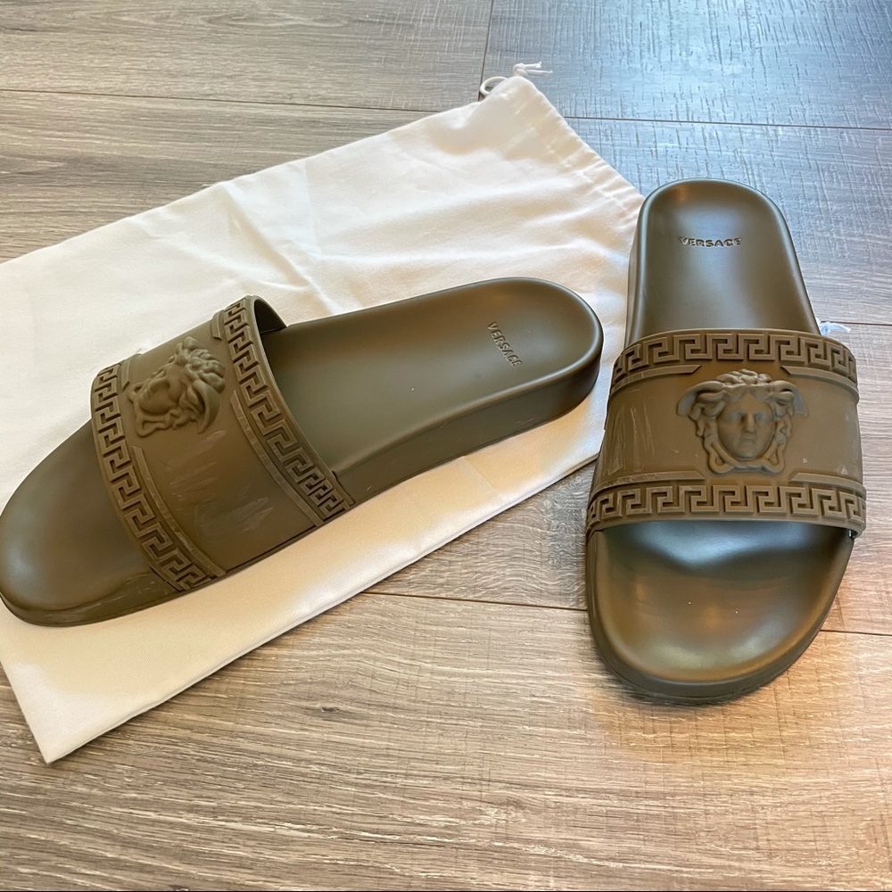 Men’s Versace Slides - Picture 6 of 7